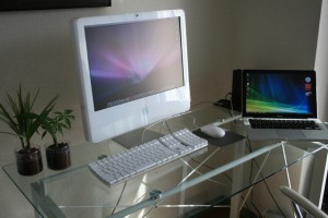 ユニボディーのMacBookとiMac (20inch)